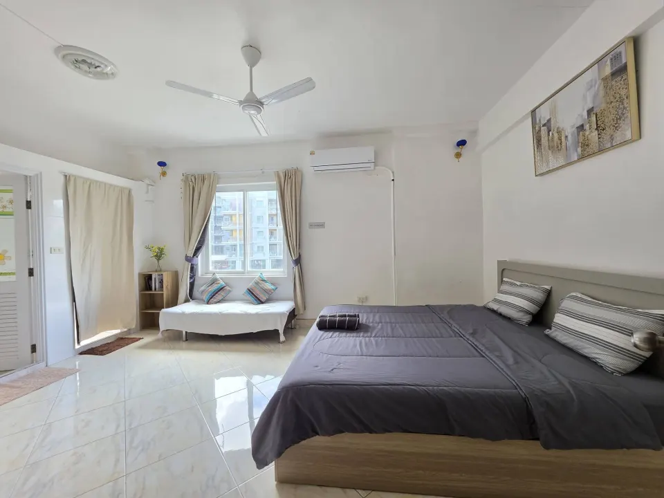 Corner 1-bed unit at Patong Condotel