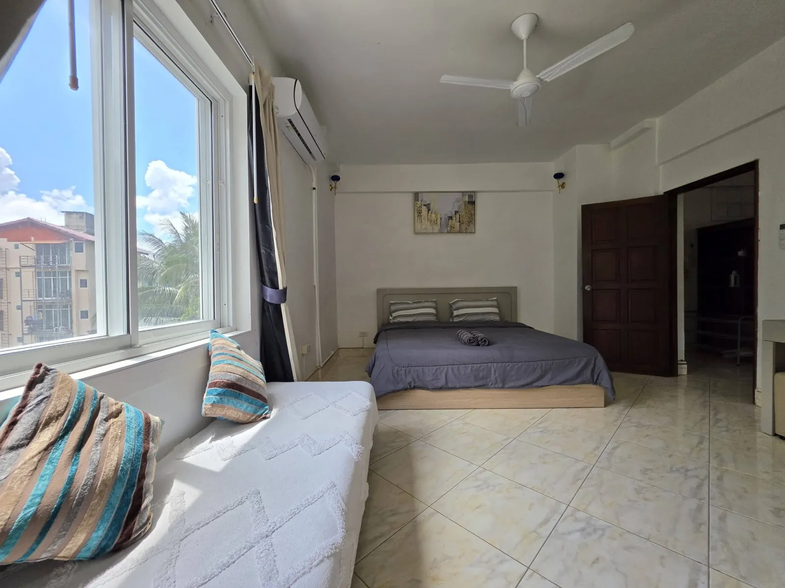 Corner 1-bed unit at Patong Condotel – photo 3