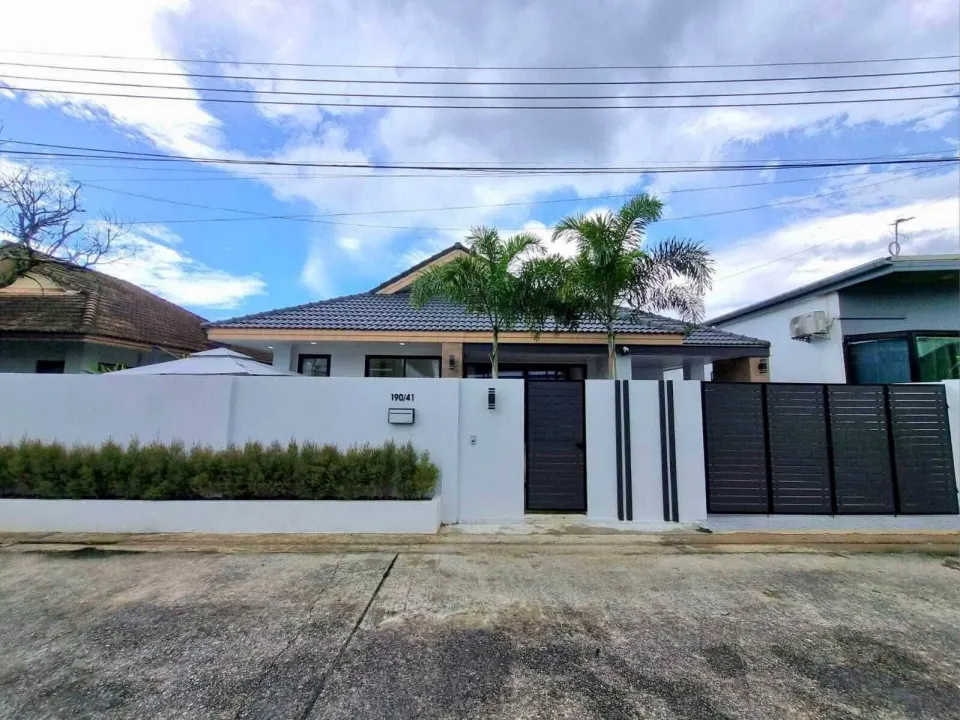 2-bedroom house with office room for rent in Baan Don Village, Bang Tao