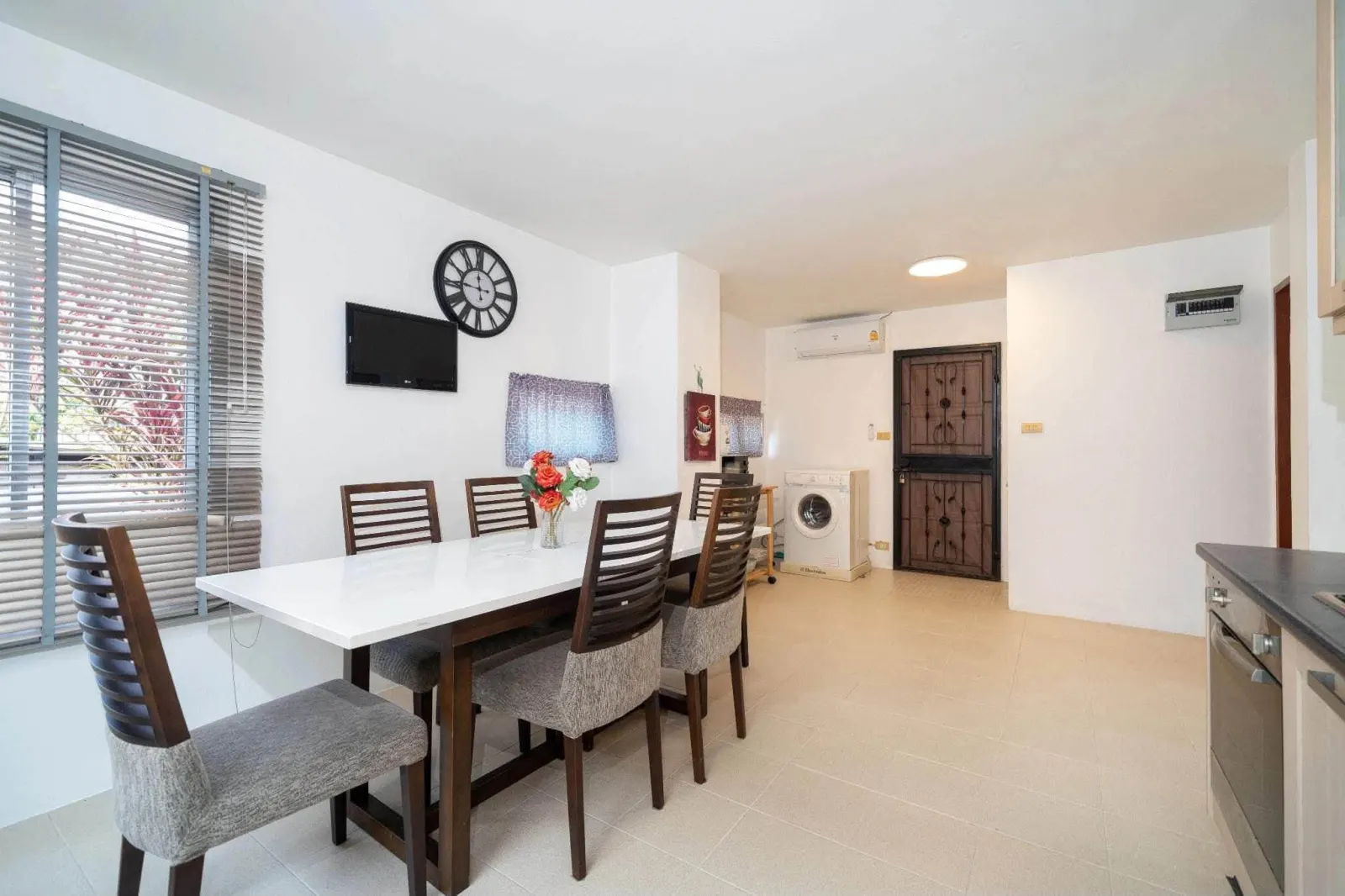Pet-friendly 4-bedroom house for rent in Koh Kaew – photo 4
