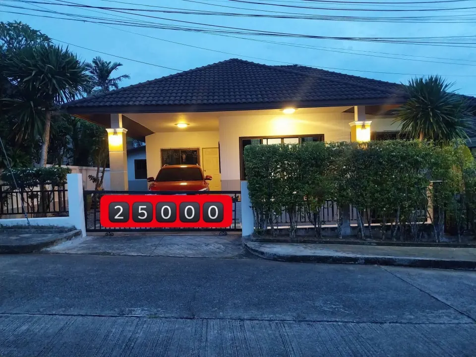 3-bedroom house for rent at Suan Neramit 5, Pa Khlok