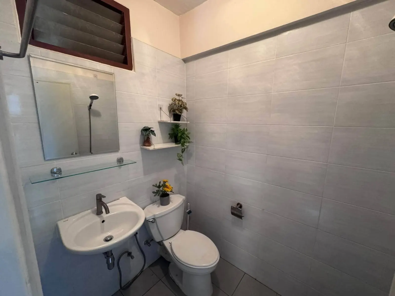 Furnished 1-bedroom corner unit for rent at Kheha Ban Phon – photo 6