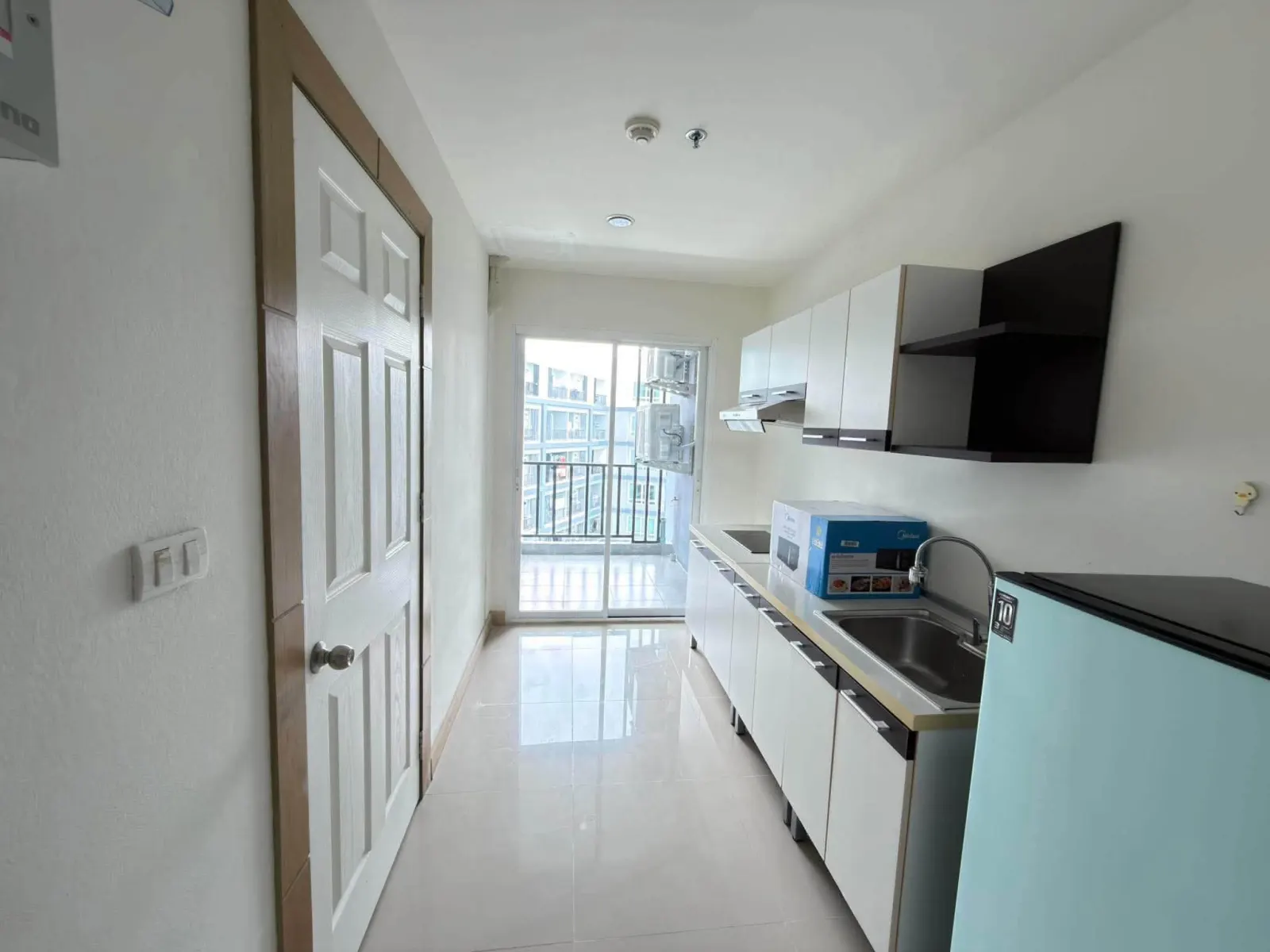48 sqm pool-view condo for rent at The View Suan Luang – photo 6