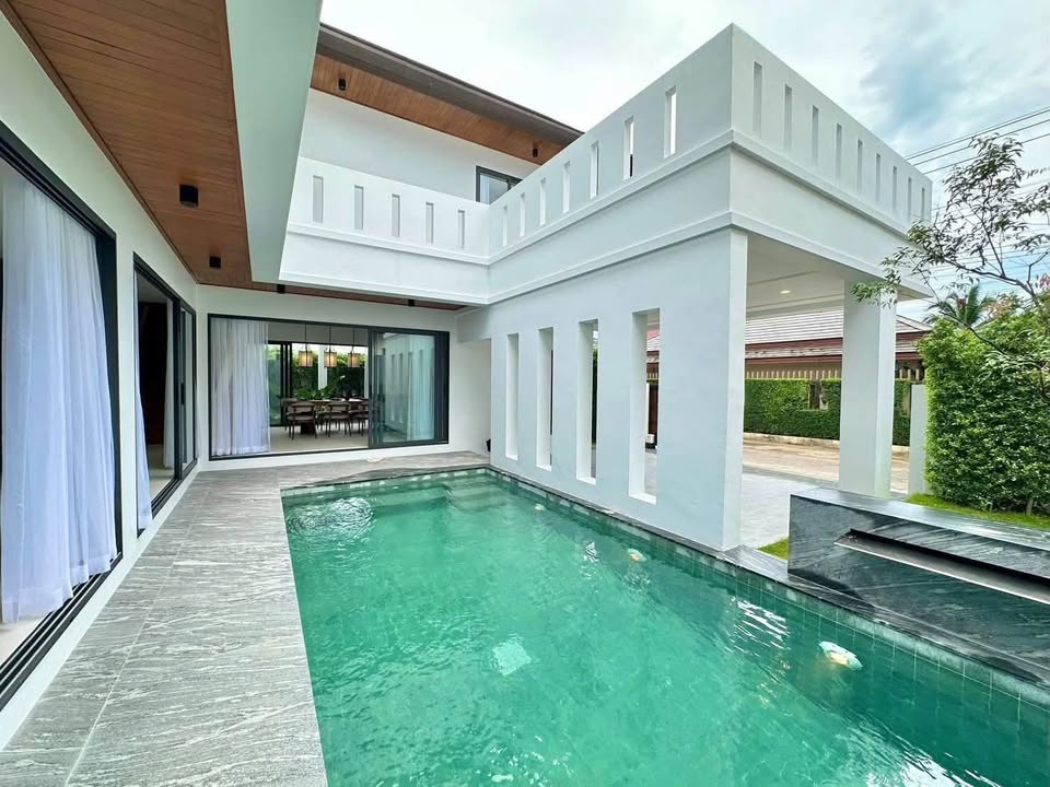 Fully renovated 3-bed private pool villa for rent on Khwang Road