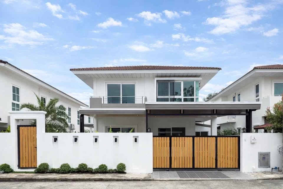Renovated 4-bedroom house in Sa Pam, Phuket
