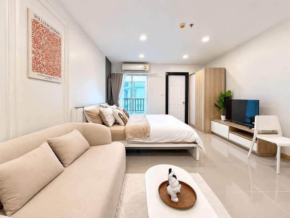 Renovated 1-bedroom condo with pool view at The View Condo Suan Luang – photo 6