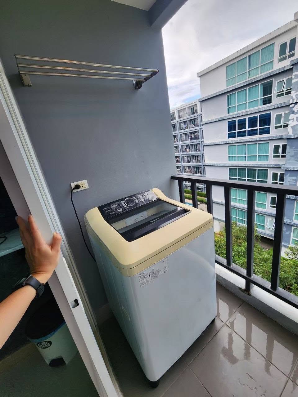 Corner studio condo for rent at The View Suan Luang, Naka – photo 6