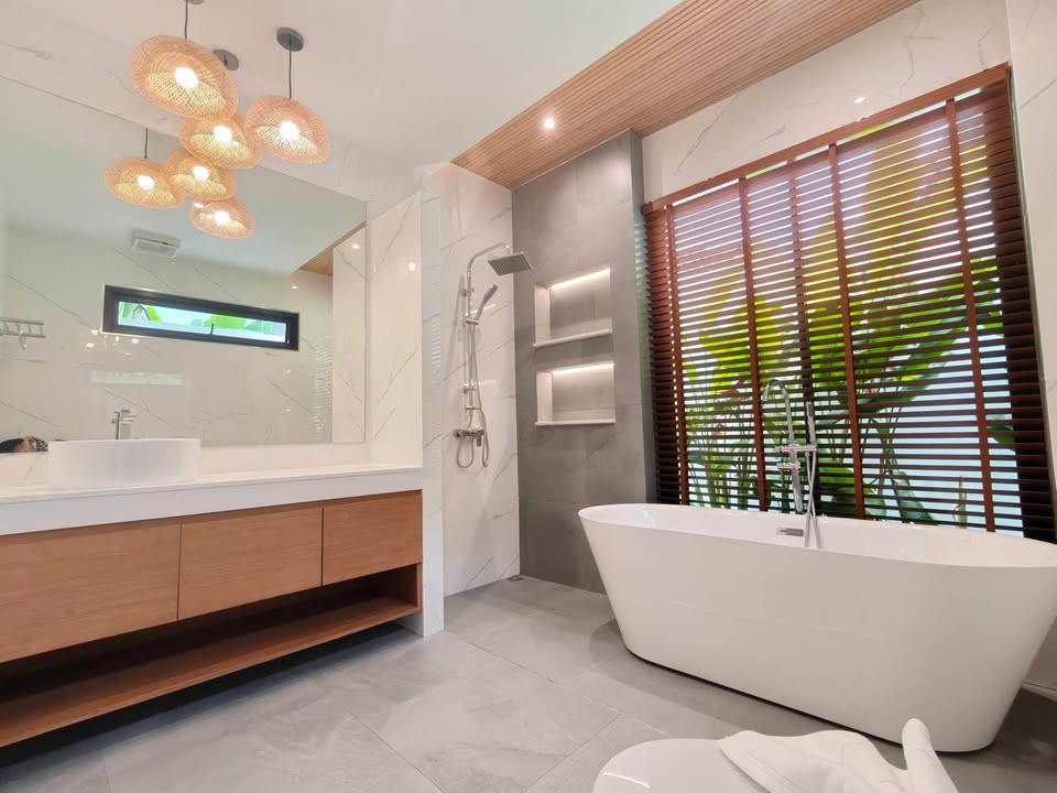Brand-new 4-bedroom villa for rent in Neramit Village, Paklok – photo 10