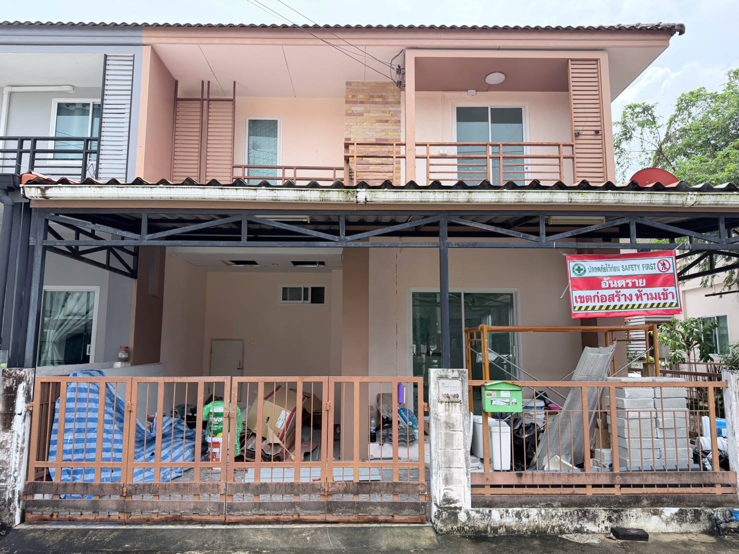 Corner 2-storey townhouse under renovation, I Leaf Town 2 – photo 1