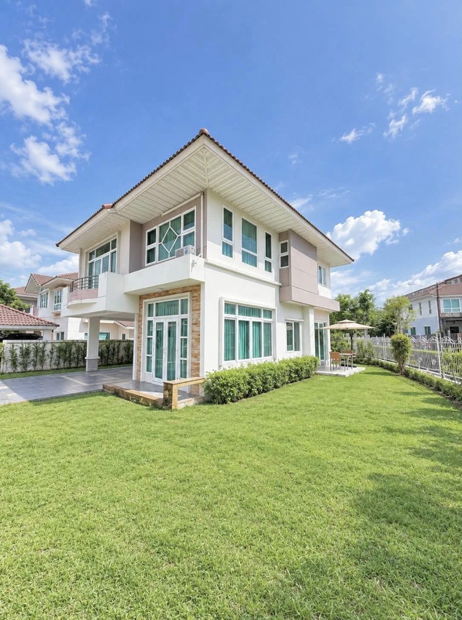 4-bed house with garden for rent at Supalai Lagoon, Koh Kaew