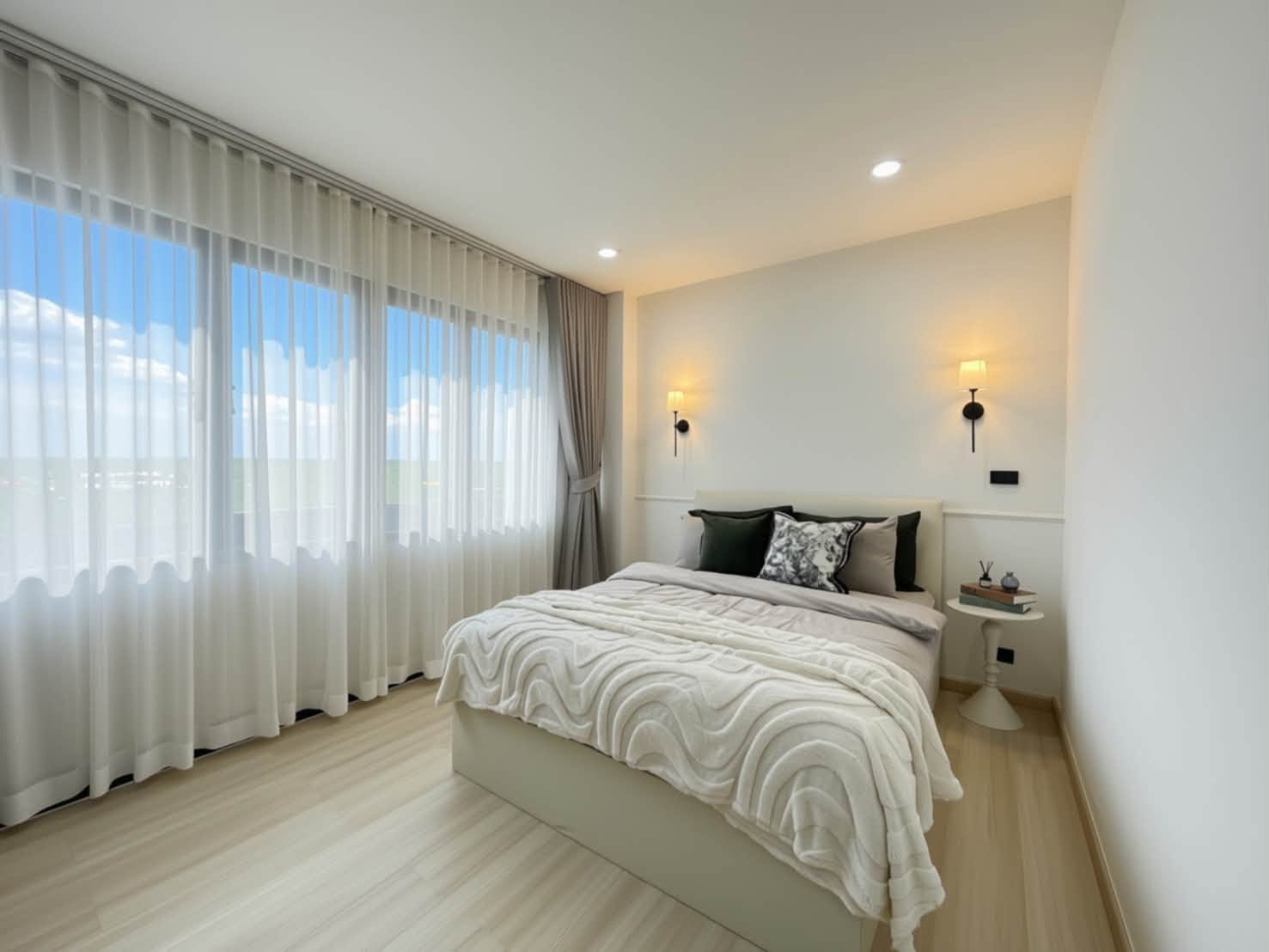Renovated 2-bedroom condo for sale at Pornsawan Condotel – photo 2